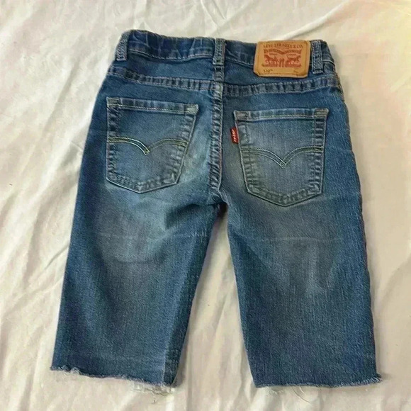 Levi’s - 510 long denim shorts with frayed ham. Size 7. - Picture 3 of 6